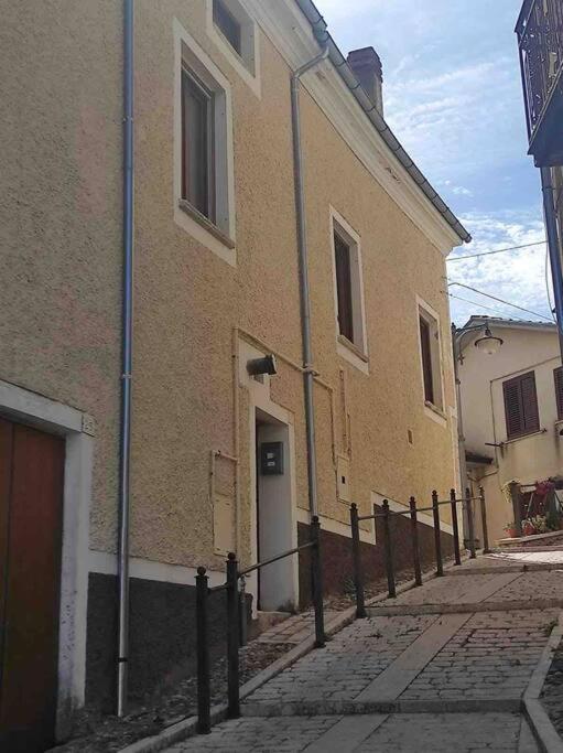 Casa “Lo Scazzamauriello” Villa Cassano Irpino Bagian luar foto